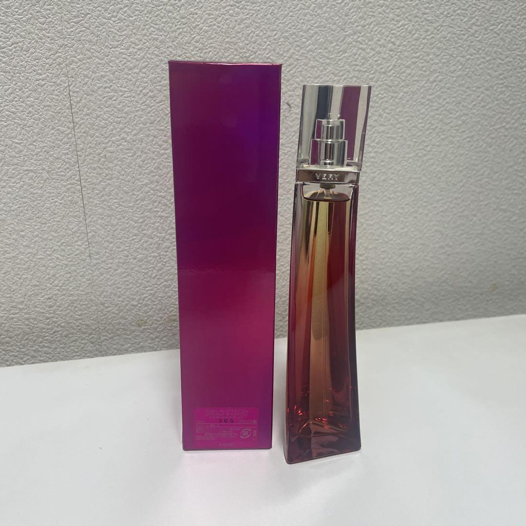 ヴェリィ イレジスティブル オーデトワレ 75ml(スプレー）