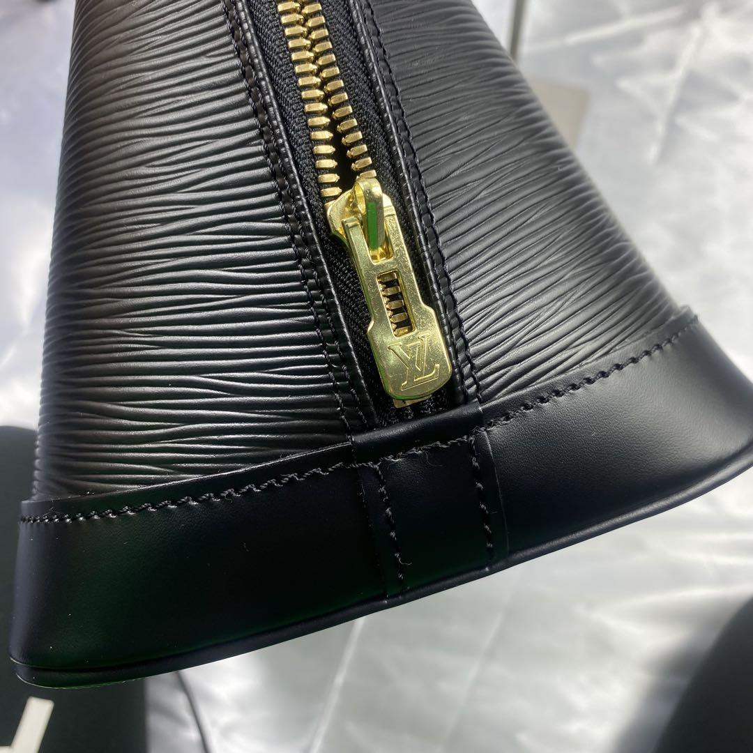 美品　Louis Vuitton エピ　レザー　アルマ　M52142