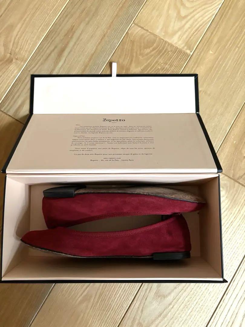 今話題のアイテムを repetto メルカリ - 38(24cm) バレエシューズ スエード 赤 バレエ