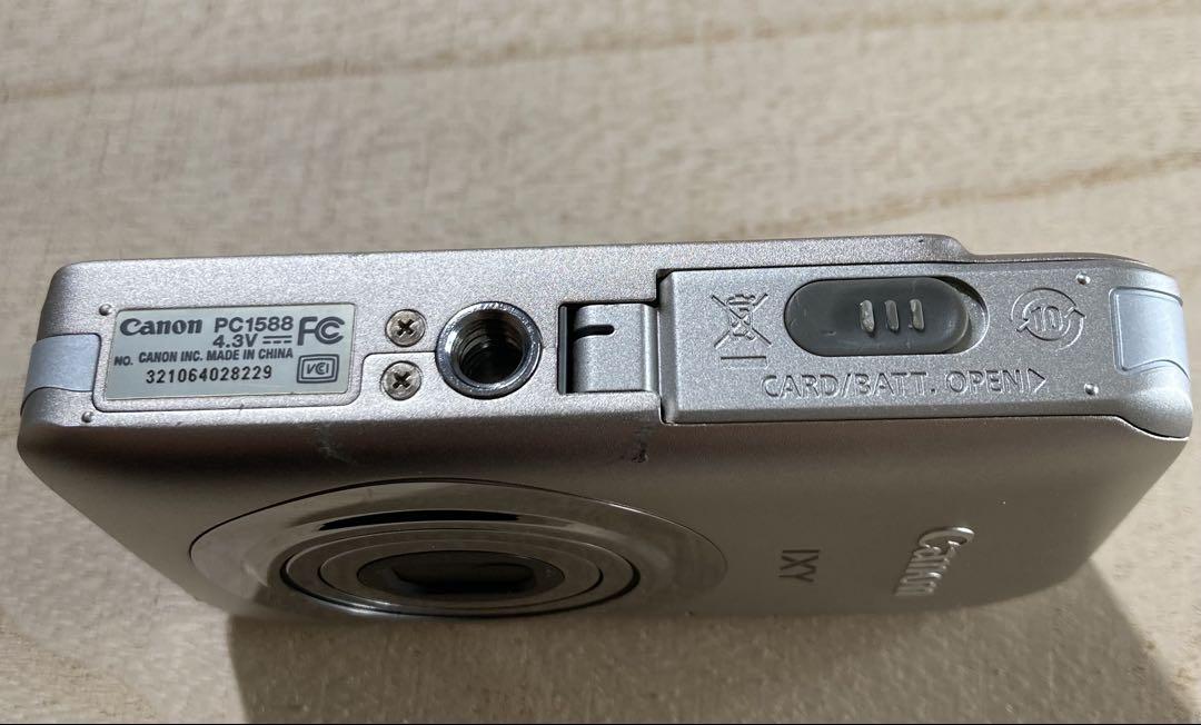 Canon IXY 210F 液晶黄ばみあり