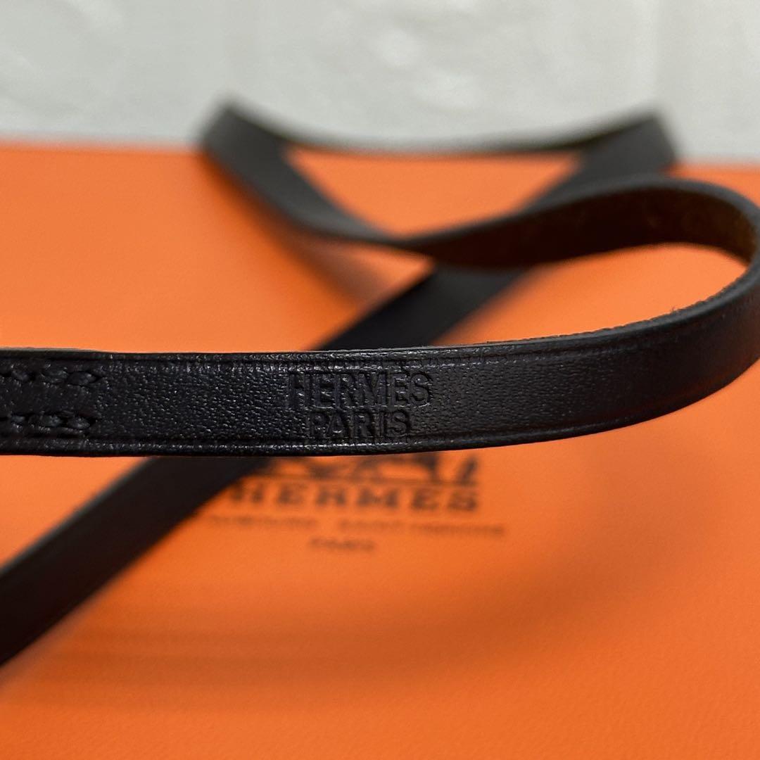 HERMES ブラックレザーブレスレット