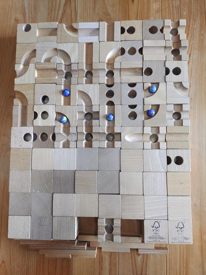 78ピース　木製ビー玉転がし 　知育玩具　ブロック　積み木