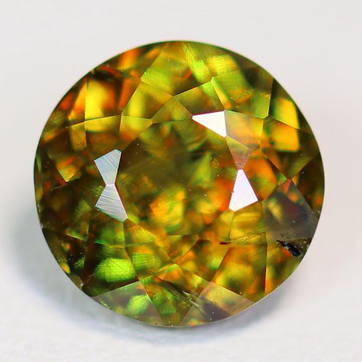 『天然スフェーン』2.42ct パキスタン産 ルース 宝石【2788】