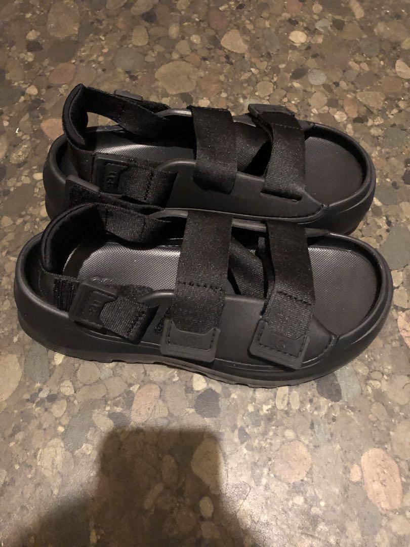 UGG サンダル