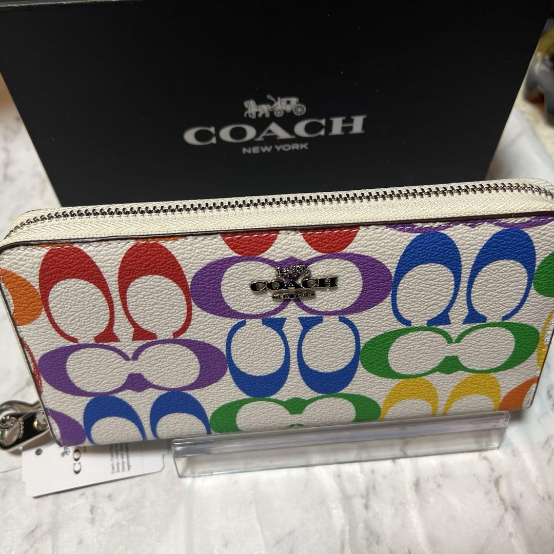 【最終値下】新品未使用 COACH カラフルロゴ長財布 シグネチャー