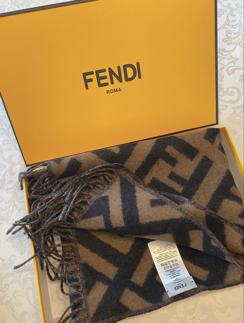 FENDI
マフラー