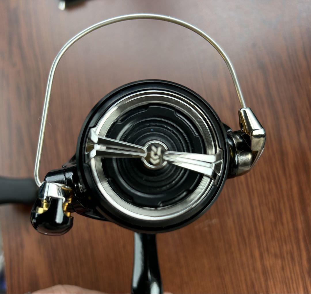 23レガリス　ダイワ　LT2500S-XH