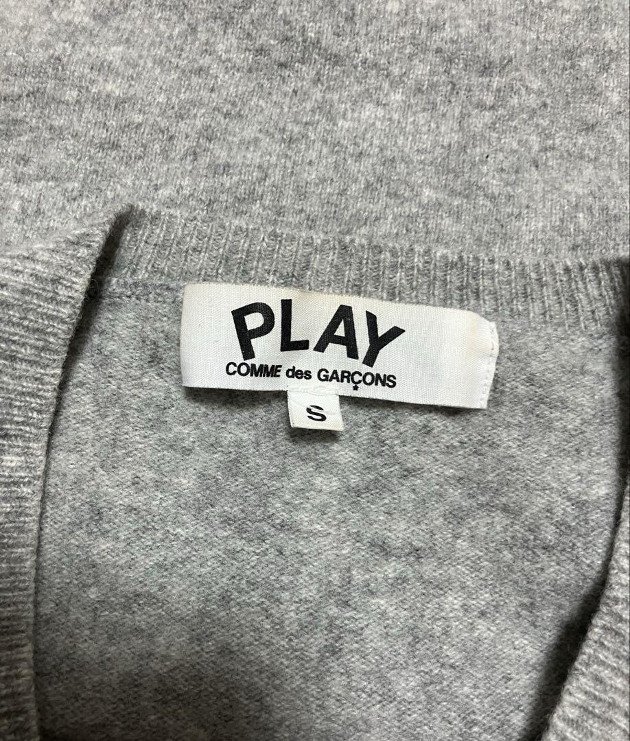 PLAY COMME des GARCONSのVネックニットセーター　Sサイズ