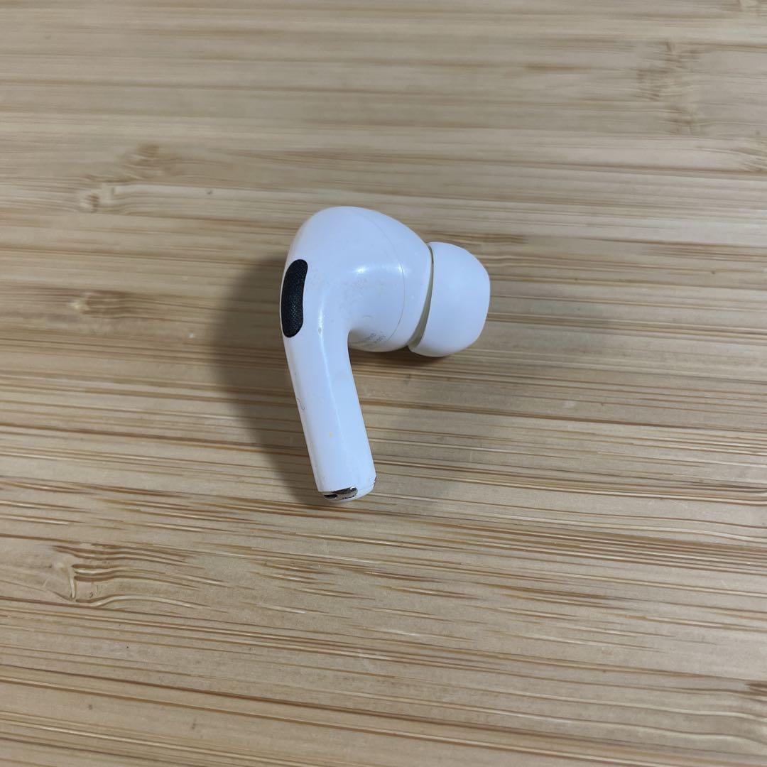 今週の新着アイテム Pro⭐️右耳⭐️純正品⭐️MWP/22J/A AirPods ⭐️Apple ひ メルカリ - イヤホン