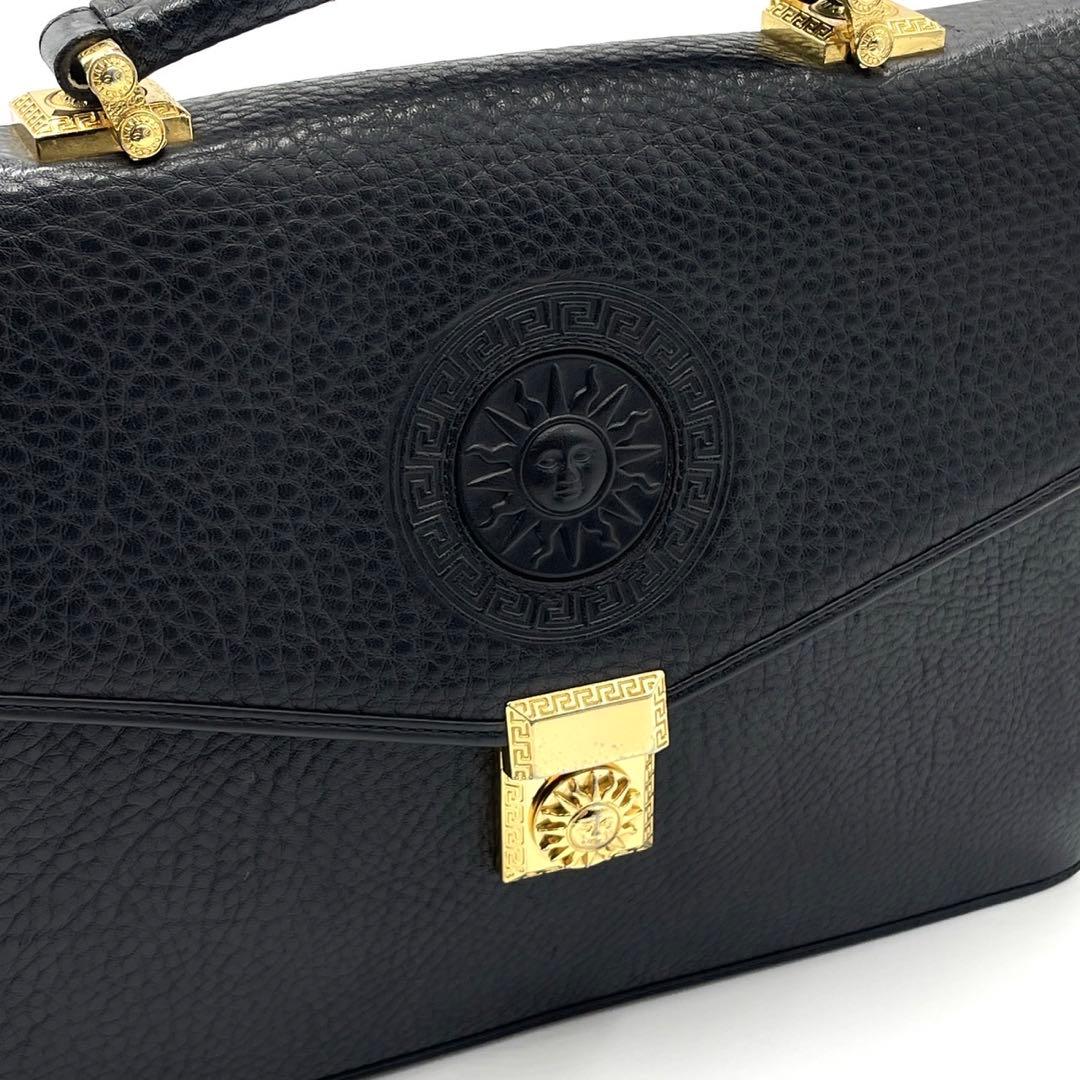 爆売り! 【美品】ジャンニヴェルサーチ サンバースト ロゴ ビジネス