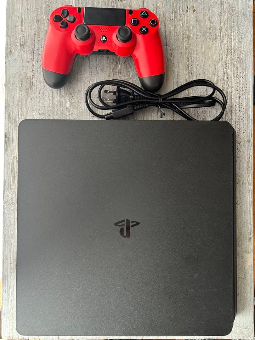 PlayStation 4 本体 赤色コントローラー付きPlayStation4