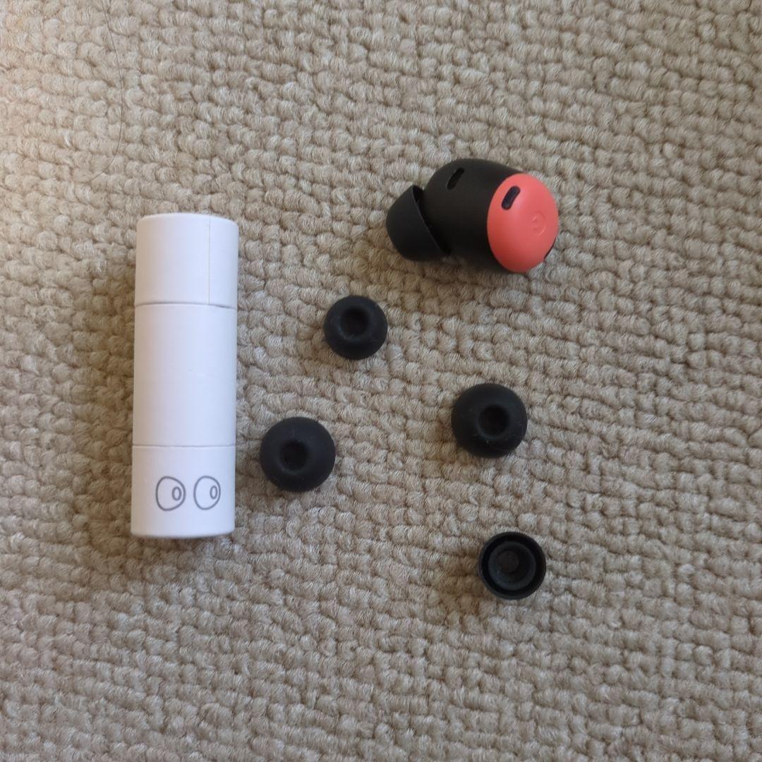 イヤホン右耳のみGoogle　pixel　Ｂuds Ｐro ＋イヤーピース4つ♥