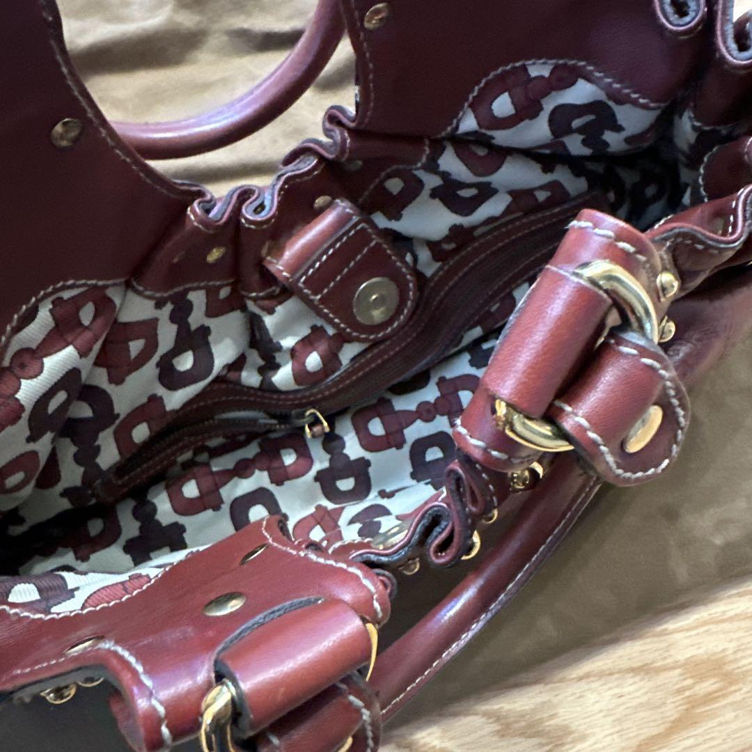 クリスマス特集2025 最終値下げ！！！！Gucci 赤 レザー トート