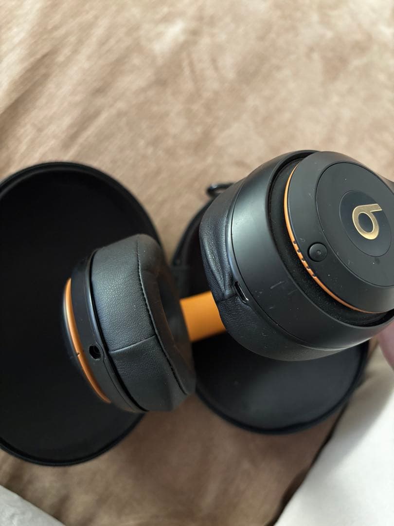 ブルートゥースヘッドホン MXJA2PA/A ミッドナイトブラック ブルートゥースヘッドホン MXJA2PA/A ミッドナイトブラック