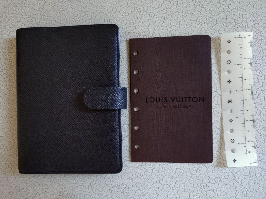 手帳カバーLOUIS