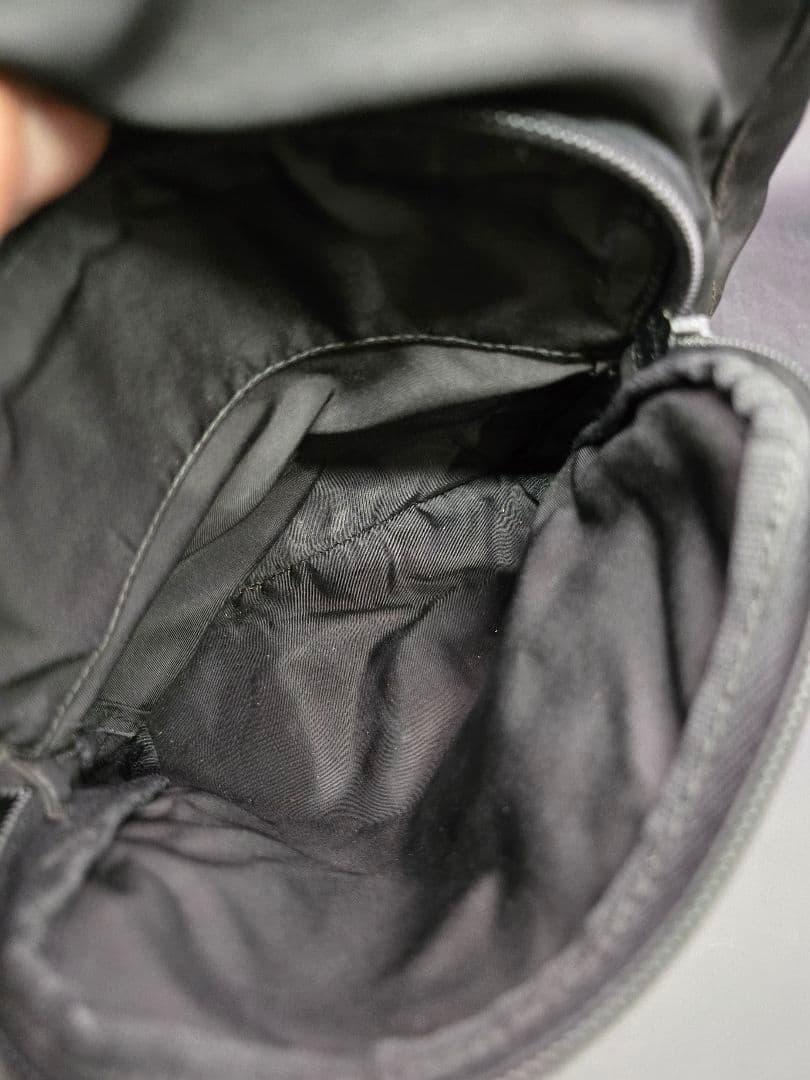 MT262 PRADA プラダ BT8994 ブラック ナイロン 三角マーク