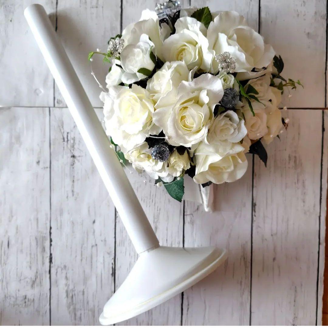 !ウェディングブーケ.スタンド付!白薔薇クリスタル.パール.ビーズ 造花目立った傷や汚れなし