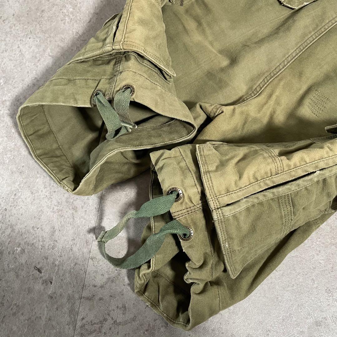 Abercrombie&Ficth ストラップ カーゴショーツ ラバープリント Abercrombie&Ficth ストラップ カーゴショーツ ラバープリント