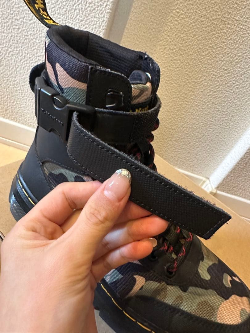 ドクターマーチン カモフラージュ ハイカットブーツ 23、5㌢ ドクターマーチン カモフラージュ ハイカットブーツ 23、5㌢