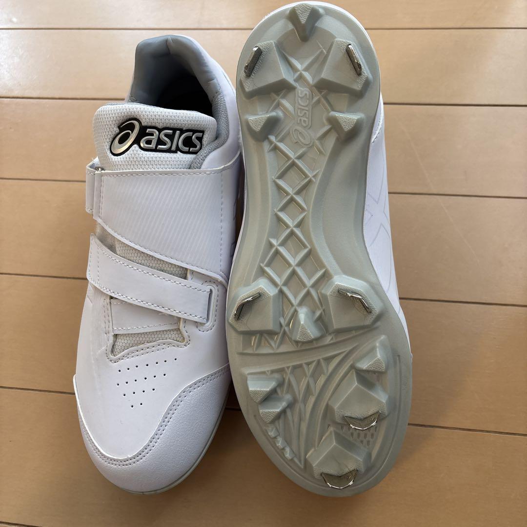 新品未使用　asics 硬式用スパイク23.5