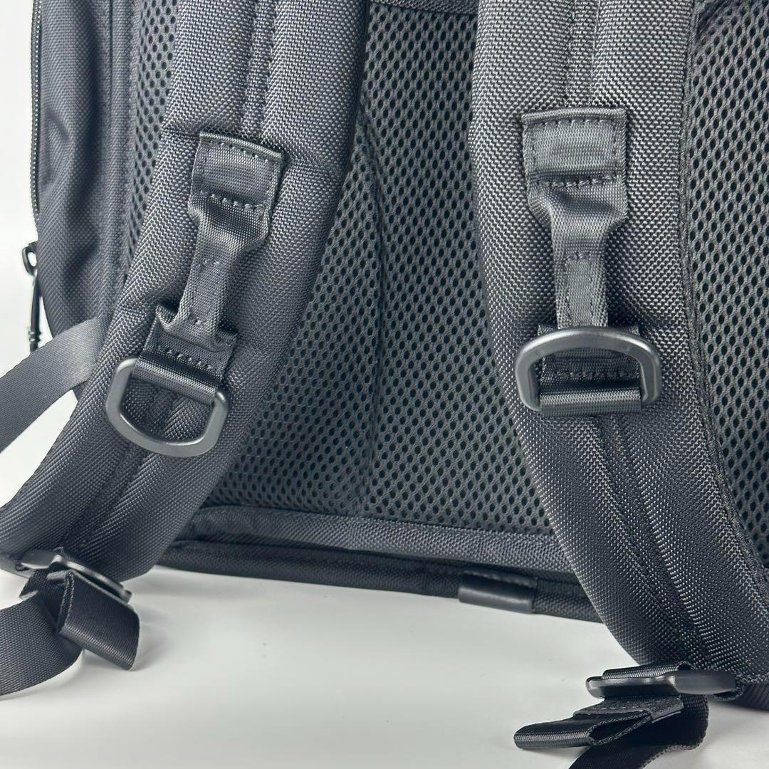 TUMI