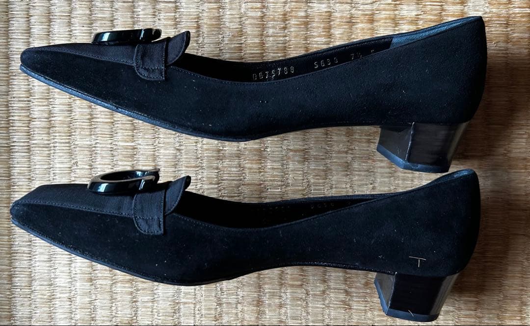 Ferragamo レディース 黒パンプス Ferragamo レディース 黒パンプス