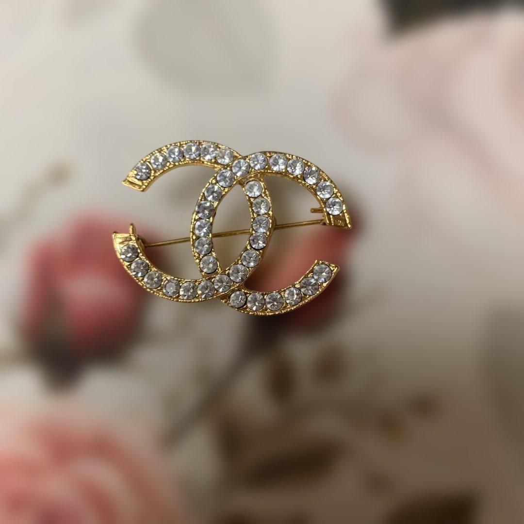 CHANEL ゴールド ダブルCロゴ ブローチ　ヴィンテージ CHANEL ゴールド ダブルCロゴ ブローチ - メルカリ