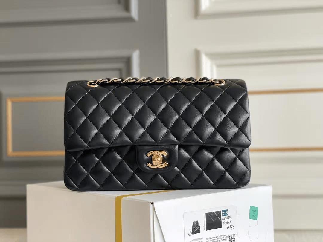 Chanel ブラック キルティング ショルダーバッグ - メルカリ
