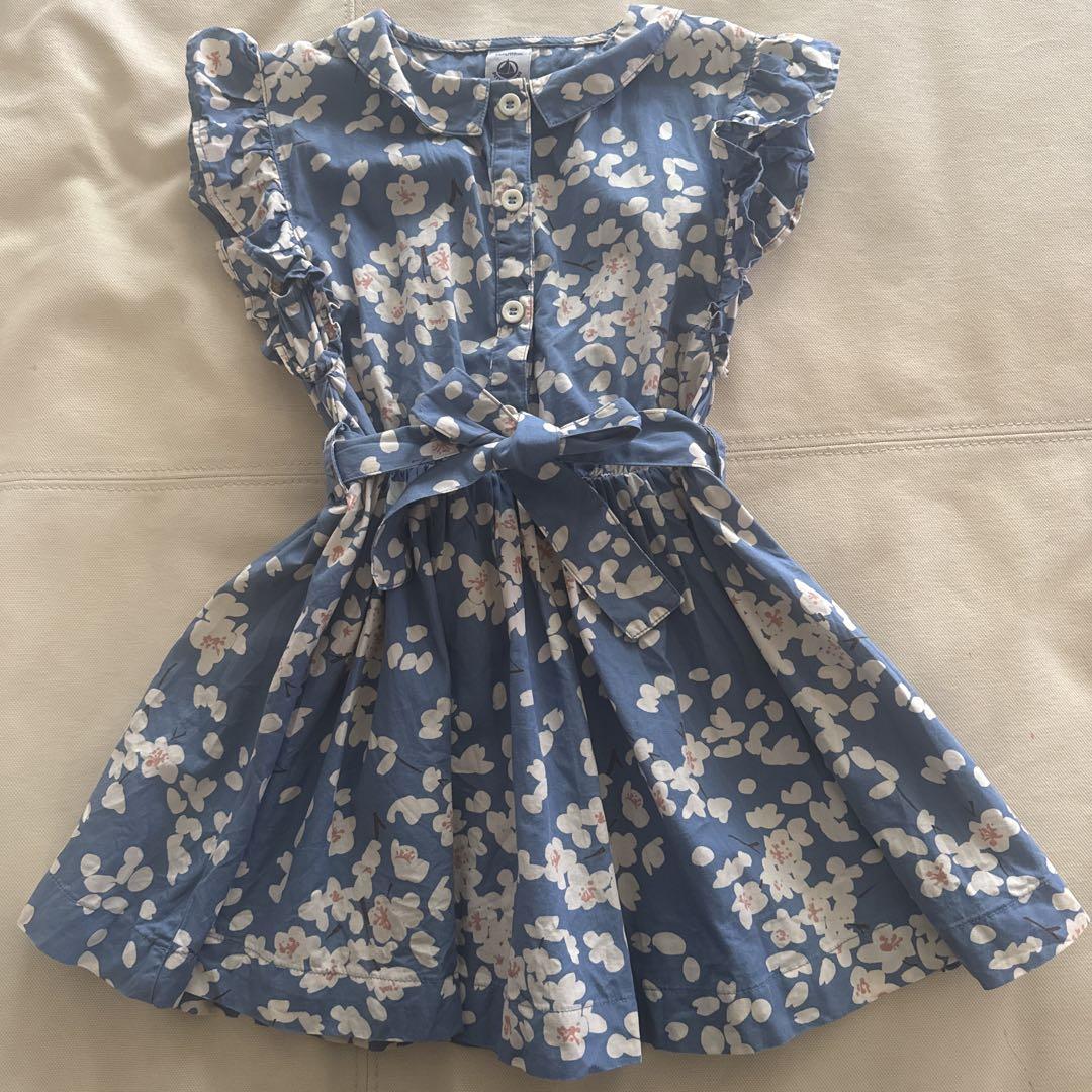 プチバターワンピース新品PETIT BATEAU 花柄半袖ワンピース PETIT BATEAU - プチバトー ୨୧ 花柄 半袖 ワンピース 12m 74cm