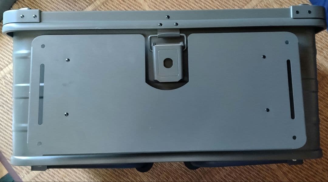 camvil hard lever 60L アルミコンテナ カ−キ カスタム camvil hard lever 60L アルミコンテナ カ−キ カスタム