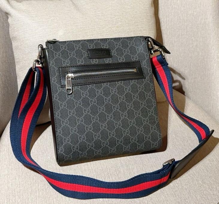 GUCCI GGスプリームスモールメッセンジャーバッグ ショルダーバッグ