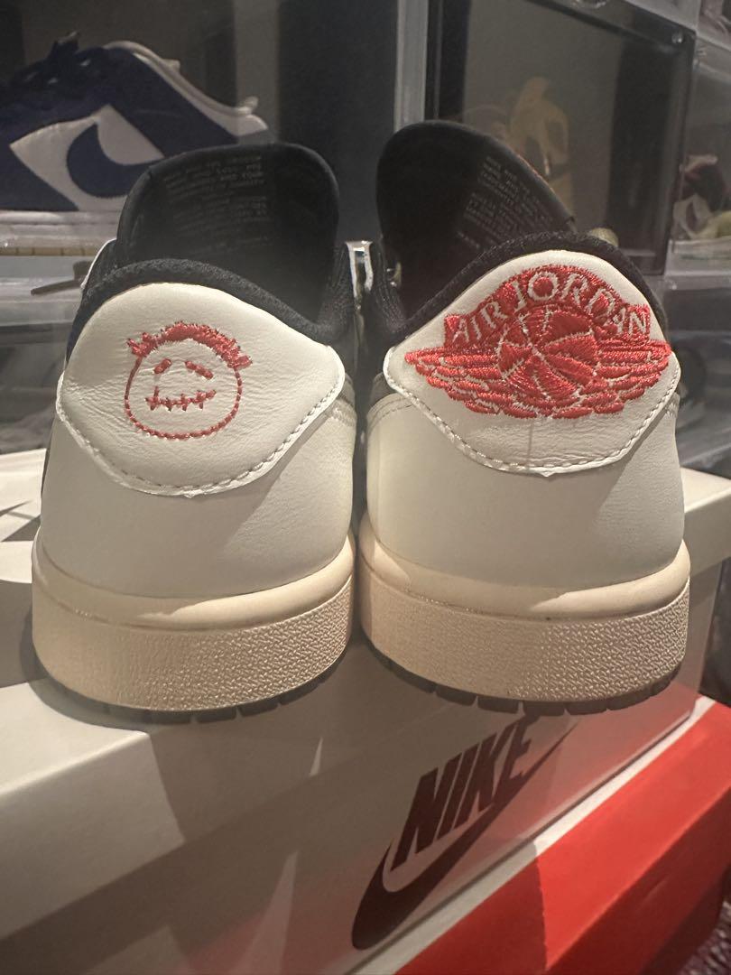 Travis Scott × Air Jordan 1 Low Olive