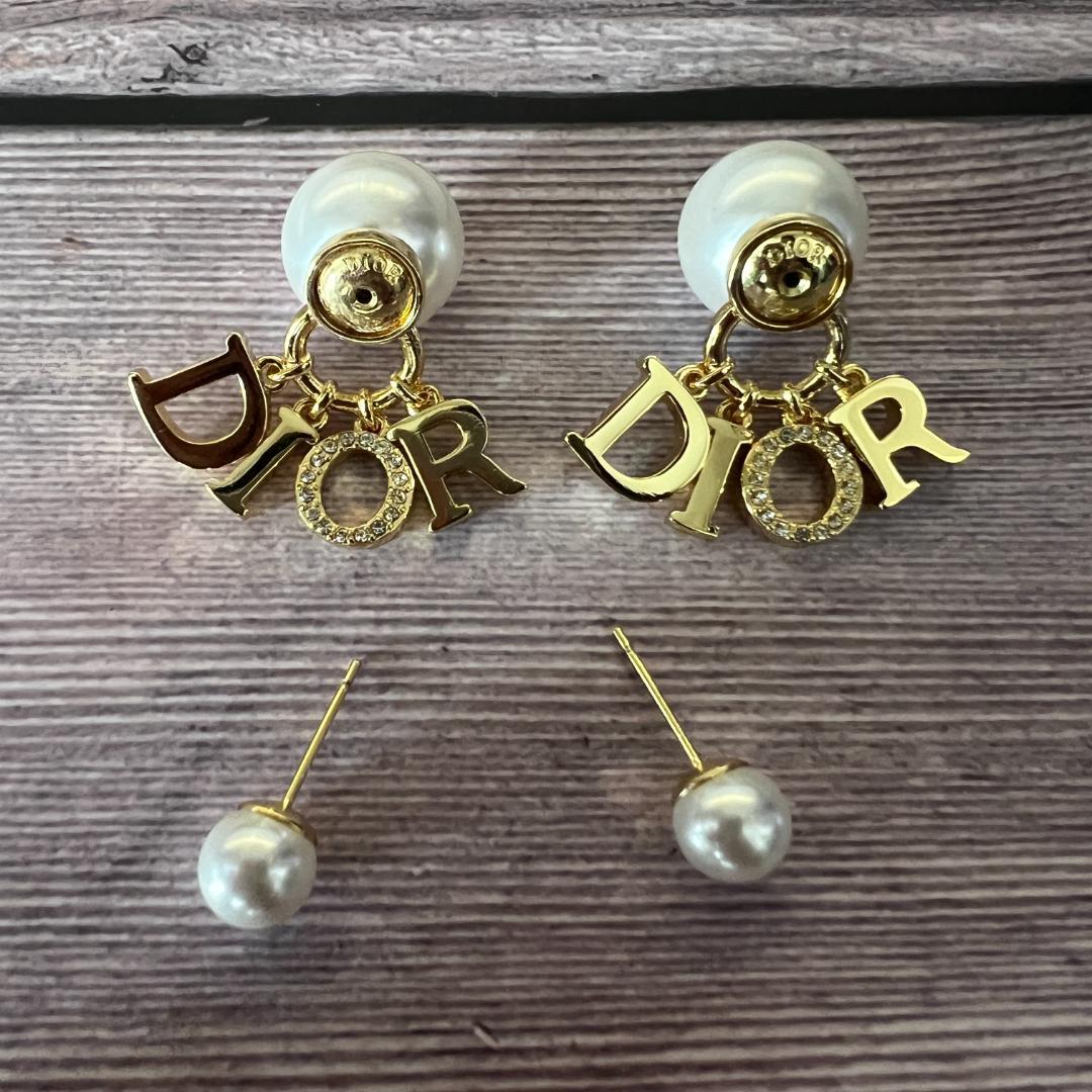 大人気！DIOR TRIBALES ピアス