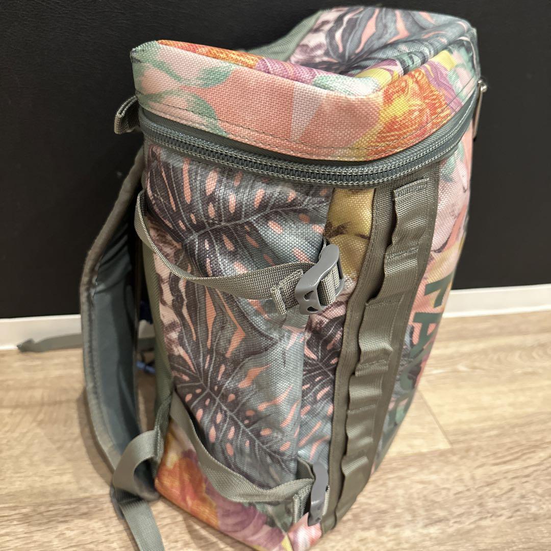 THE NORTH FACE ヒューズボックス　バレットピンクサンライズプリント