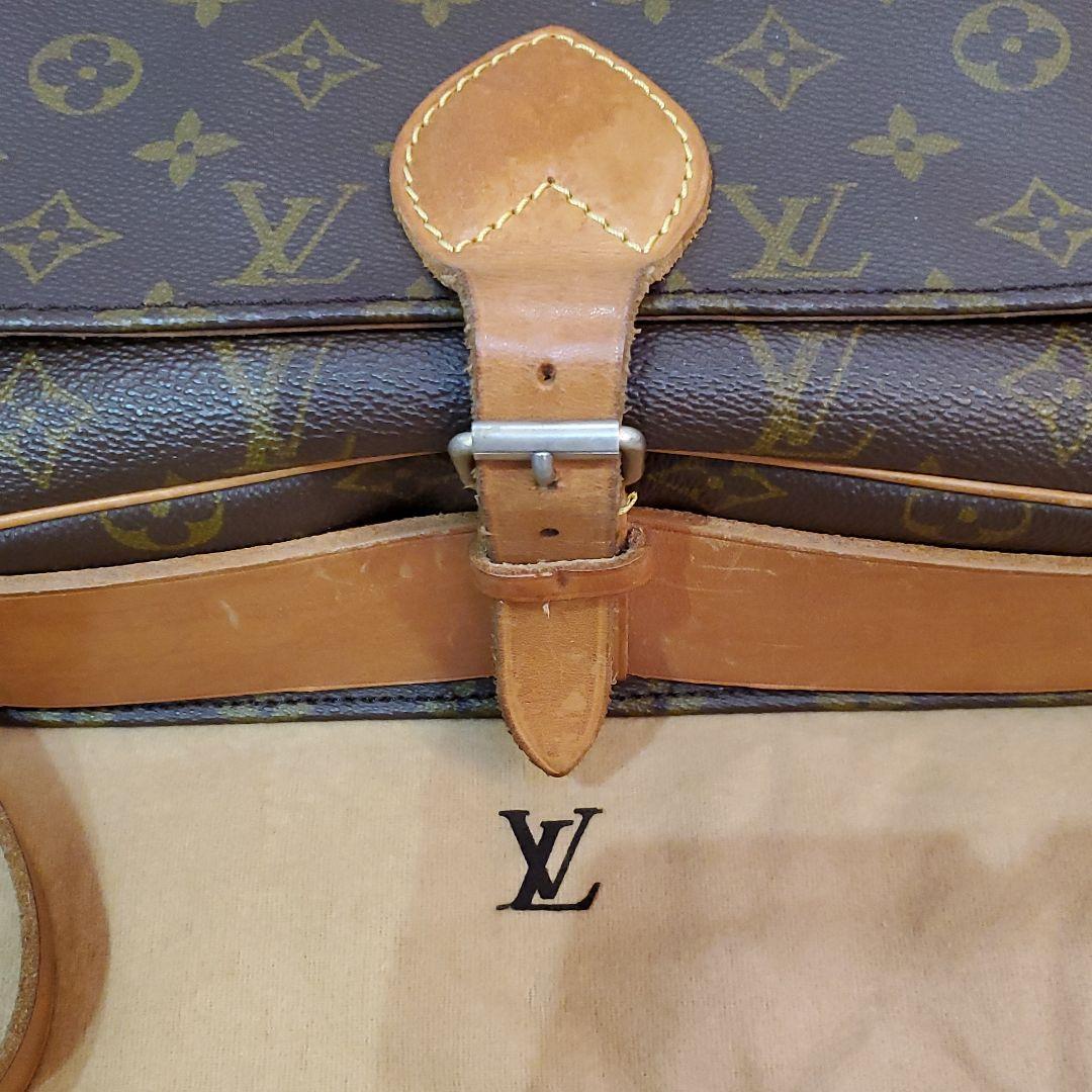 LOUIS VUITTON ルイヴィトン　カルトシエール　ショルダーバッグ