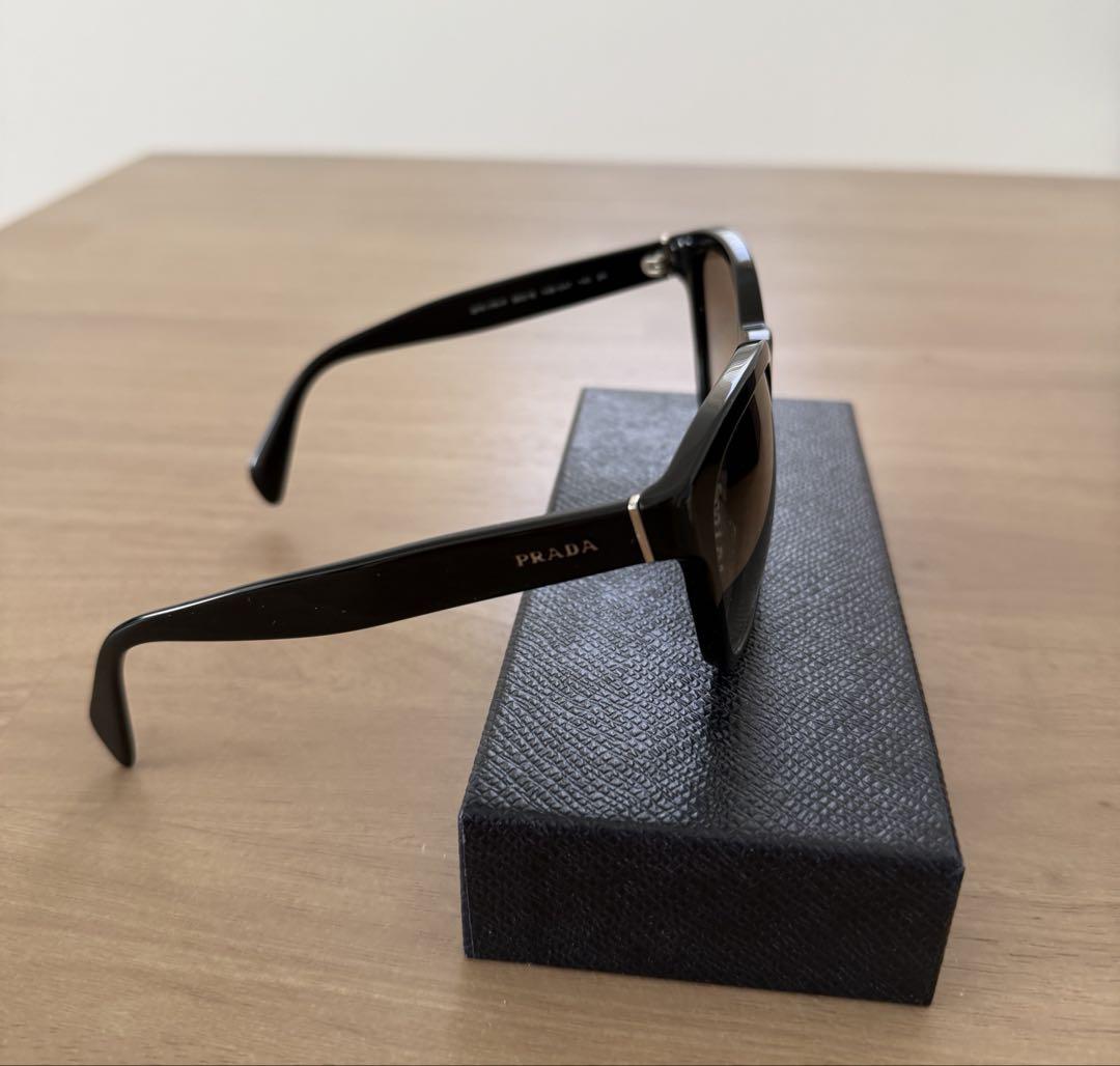 PRADA ブラック サングラス