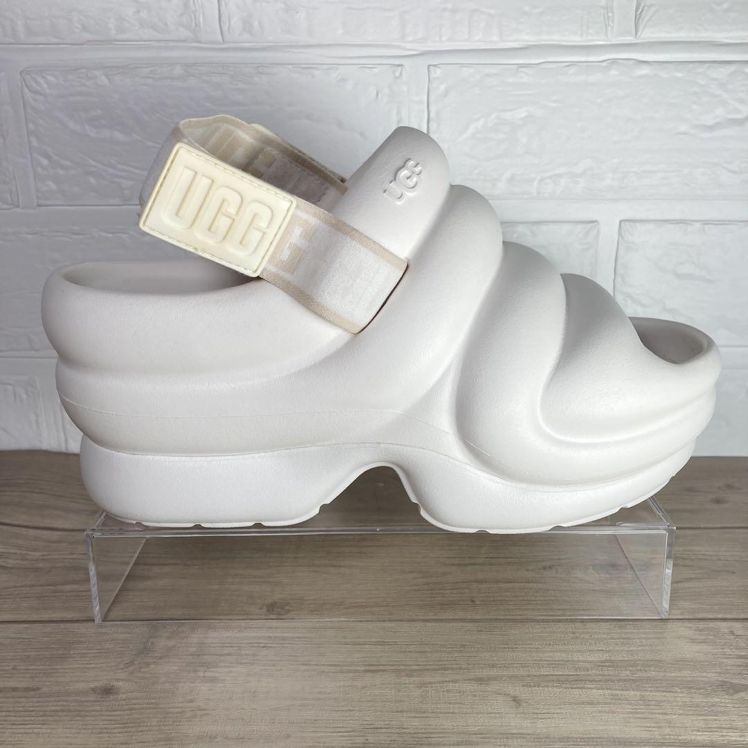 UGG AWW