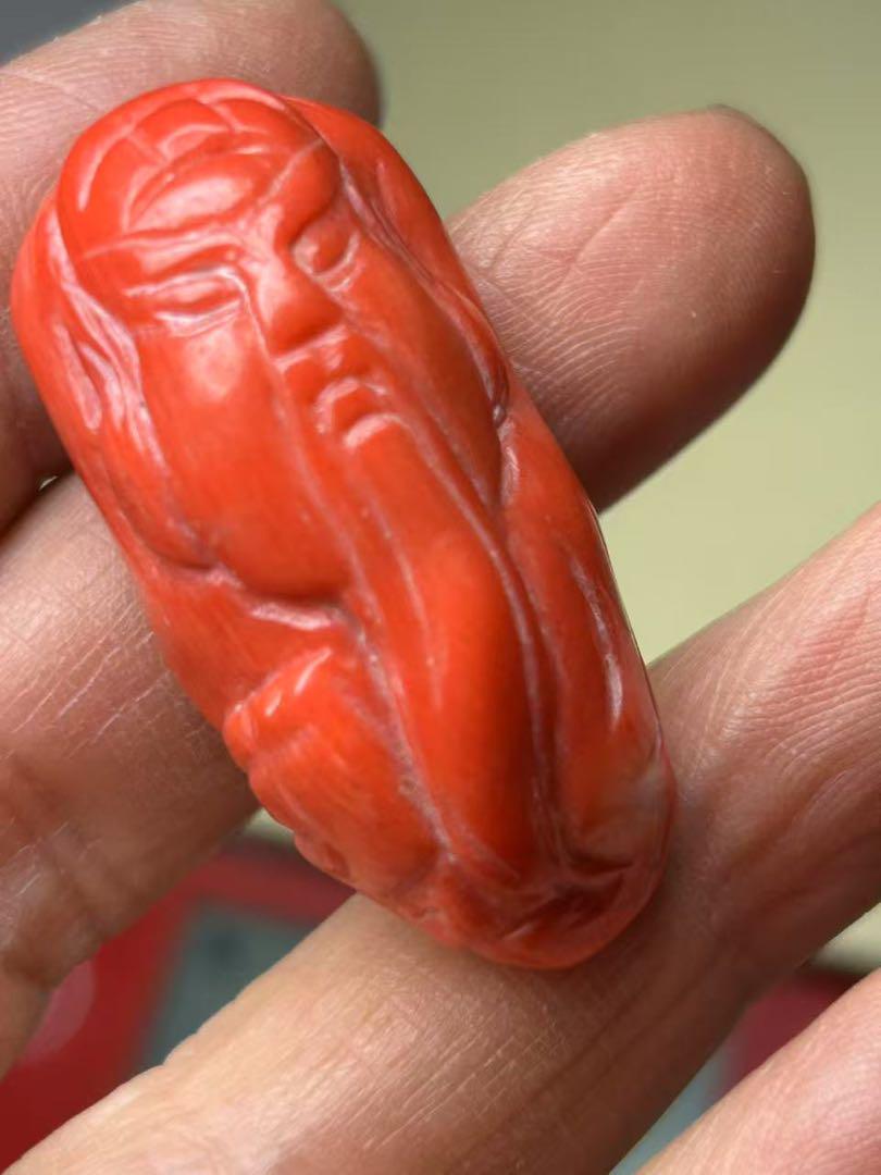珍品 モモ珊瑚トップ　関羽樣
