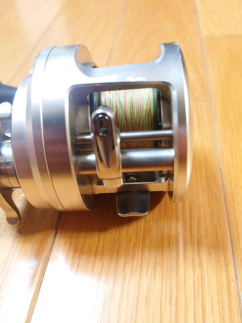 シマノSHIMANO　ベイトリール　オシアカルカッタ300HG ジギング