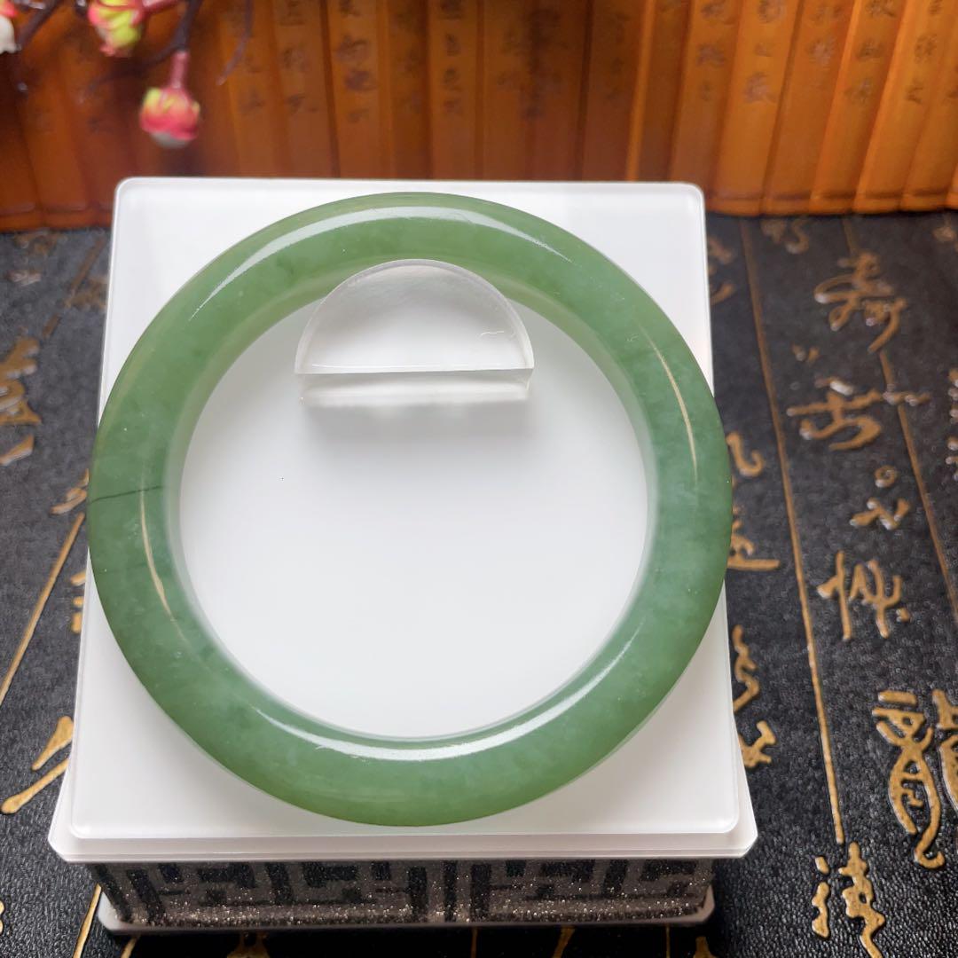 ✨美品【岫玉】天然石バングル（58mm）軟玉 翡翠 和田玉 開運