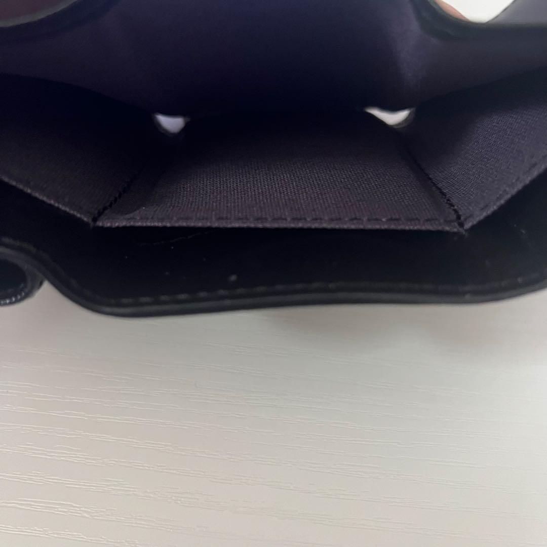ヴィヴィアンウエストウッド ブラックレザー三つ折り財布