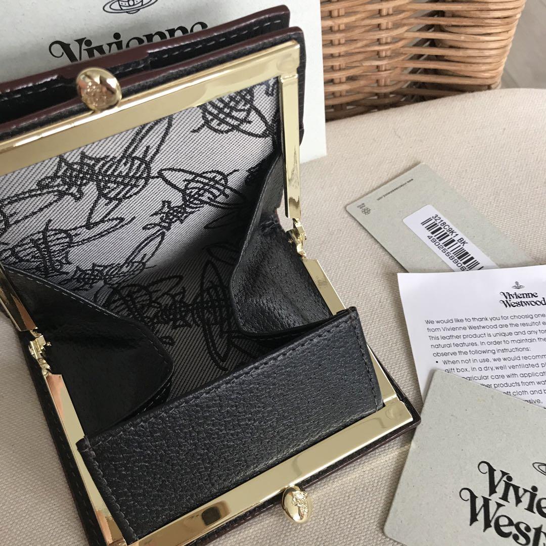 秋セール❗️Vivienne Westwoodヴィヴィアン二つ折りミニ財布ブラック 秋セール❗️Vivienne Westwoodヴィヴィアン二つ折りミニ財布ブラック
