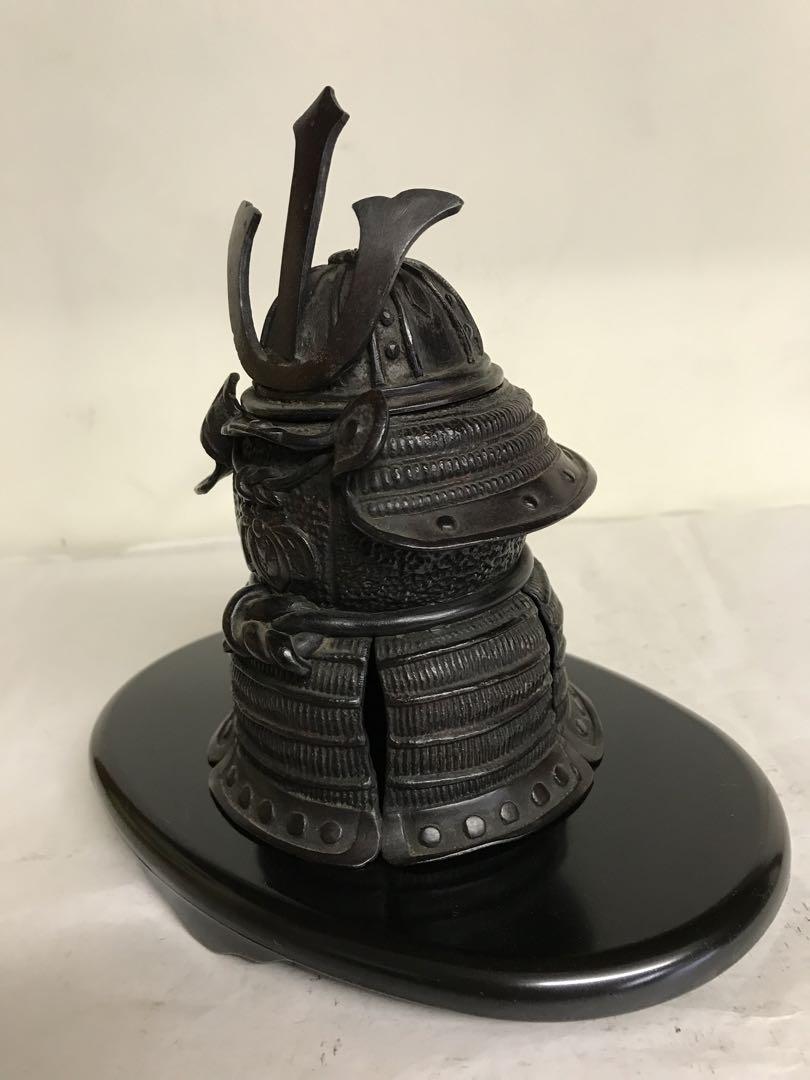銅製: 鎧型香炉