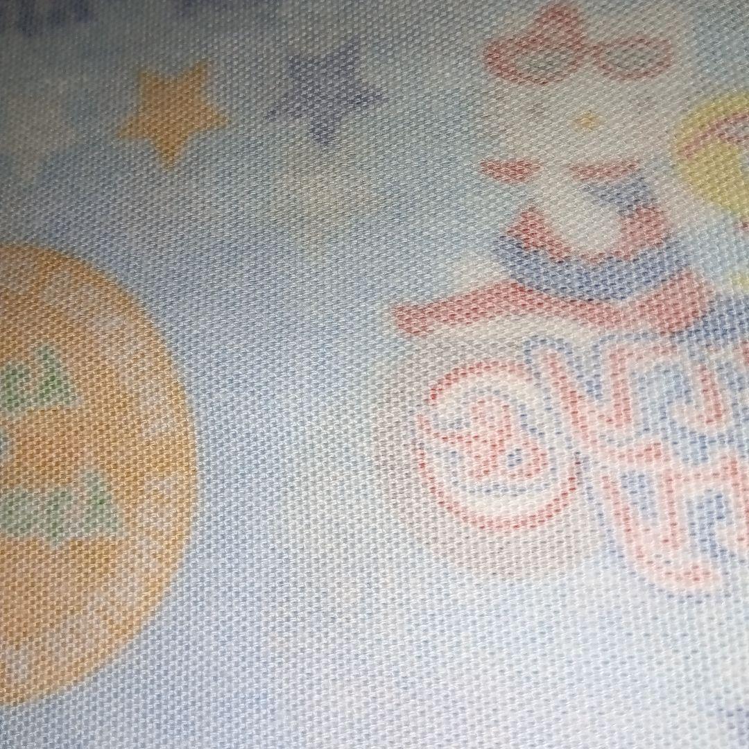 レトロ2002年 トゥイーティー&キティ 生地 はぎれ 約114×109㎝ レトロ2002年 トゥイーティー&キティ 生地 はぎれ 約114×109㎝