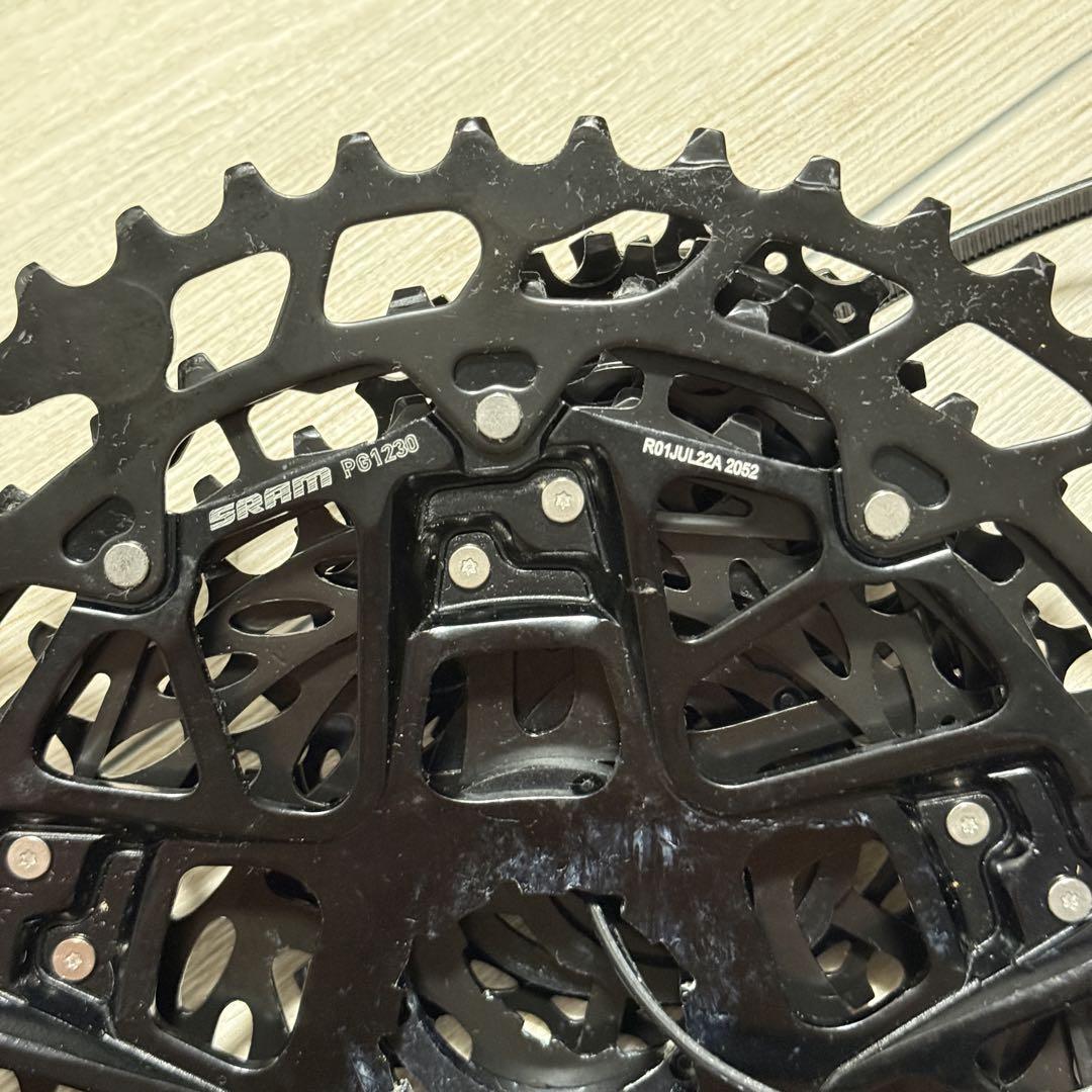 未使用 SRAM NX PG-1230カセットスプロケット&チェーン
