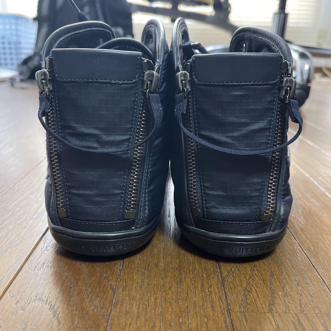 パッチ付きハイカットスニーカー