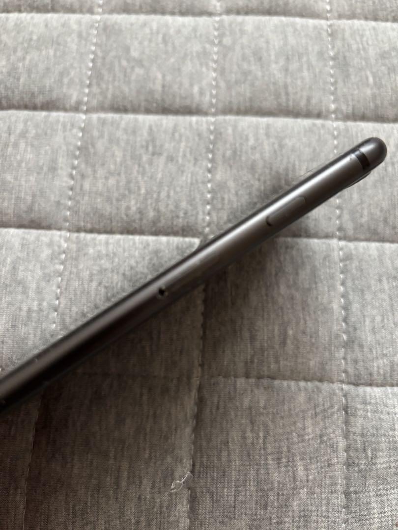 Apple iPhone 8 スペースグレイ64gb
