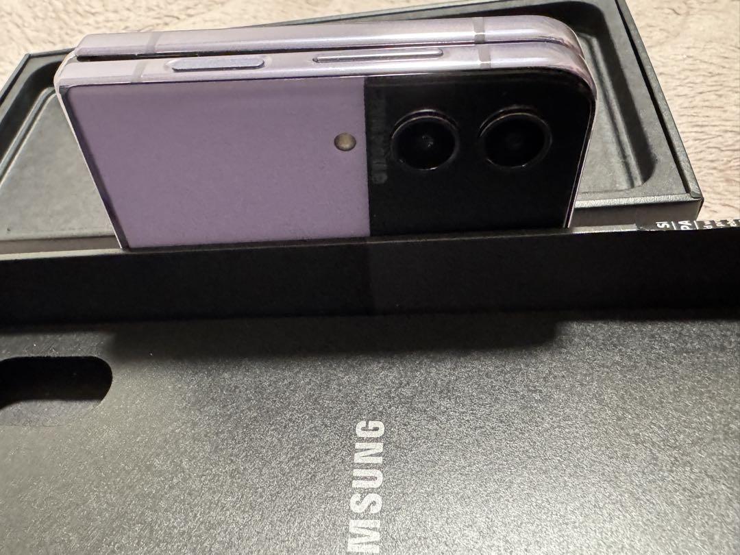 Samsung Galaxy Z Flip 4 本体 256gb 韓国版　美品！