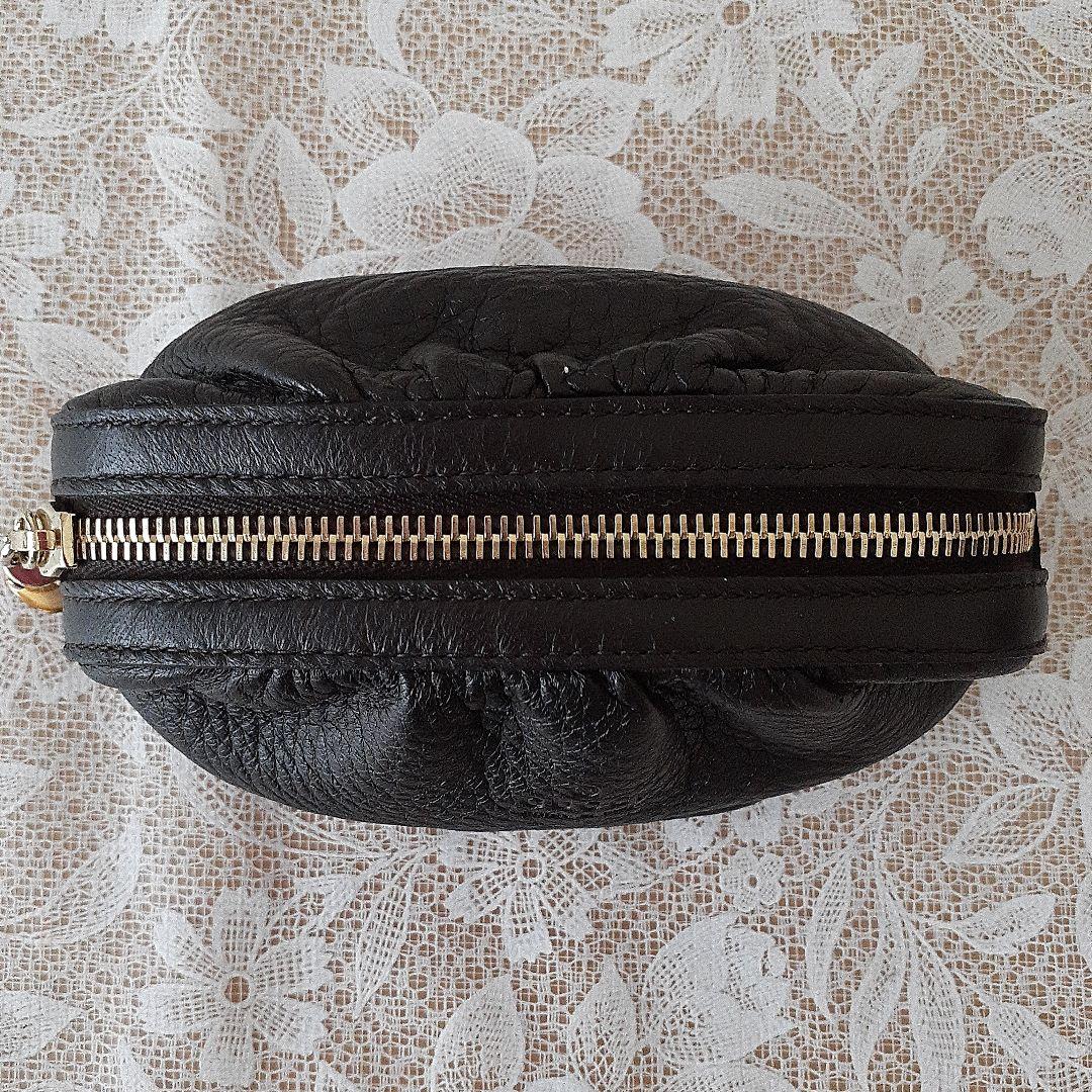 【未使用】GUCCI グッチ ブラックレザー ポーチ　表革製　黒