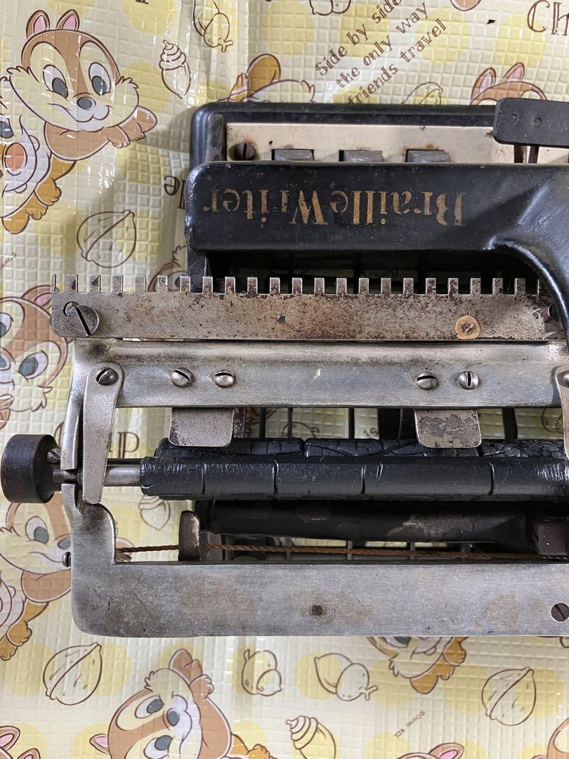 点字タイプライター The Hall Braille Writer